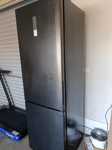 Second-hand Kogan 323L Bottom Mount Fridge - Photo 8)