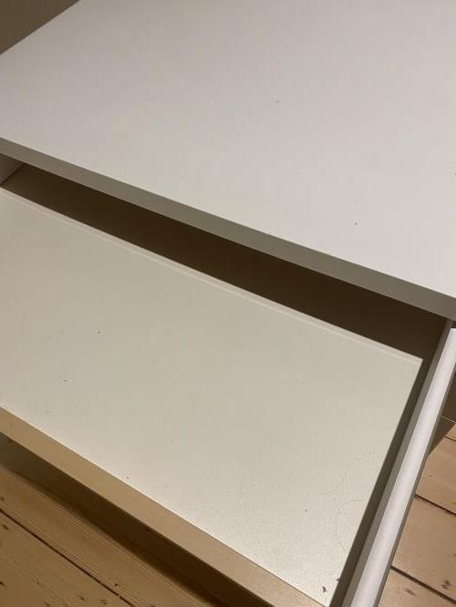 Second-hand IKEA Micke Desk - Photo 8)