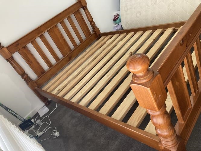 Second-hand Queen Bed Frame - Photo 8)