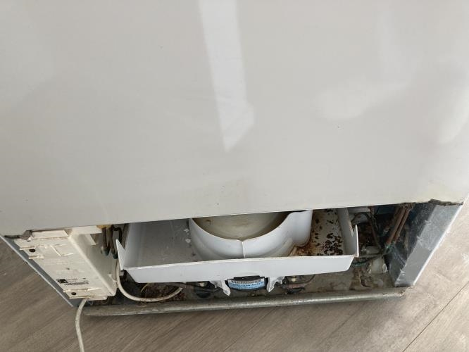 Second-hand Fisher & Paykel 373L Bottom Mount Fridge - Photo 8)