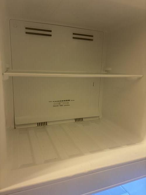 Second-hand Hisense 205L Top Mount Fridge - Photo 8)