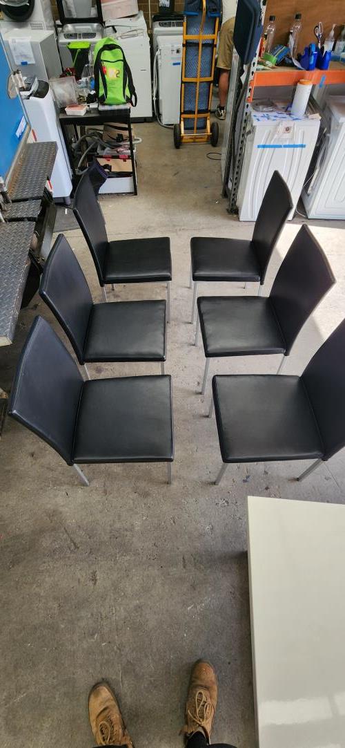 Second-hand Dining Table with 6 Chairs - Photo 8)