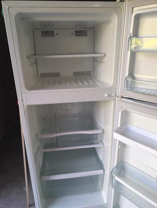 Second-hand Westinghouse 286L Top Mount Fridge - Photo 9)