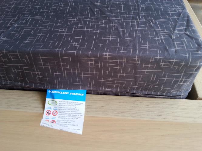 Second-hand Dunlop Queen Mattress (Bedframe not included) - Photo 9)