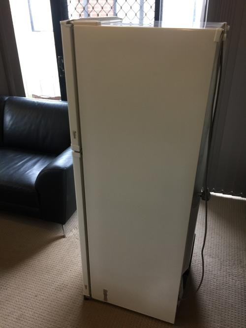 Second-hand LG 205L Top Mount Fridge - Photo 9)