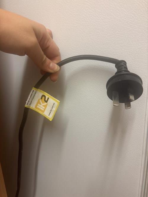 Second-hand Hisense 205L Top Mount Fridge - Photo 9)