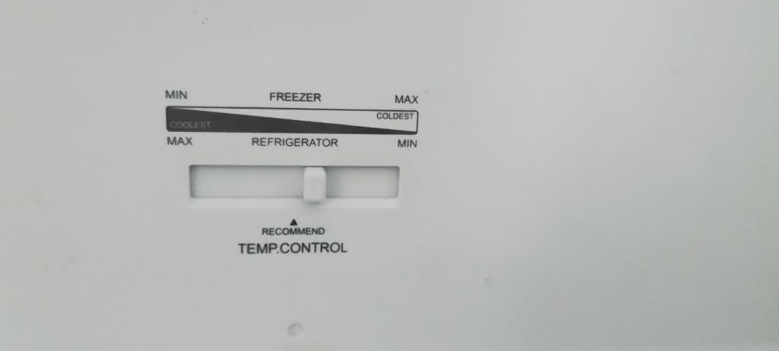 Second-hand Chiq 202L Top Mount Fridge - Photo 9)