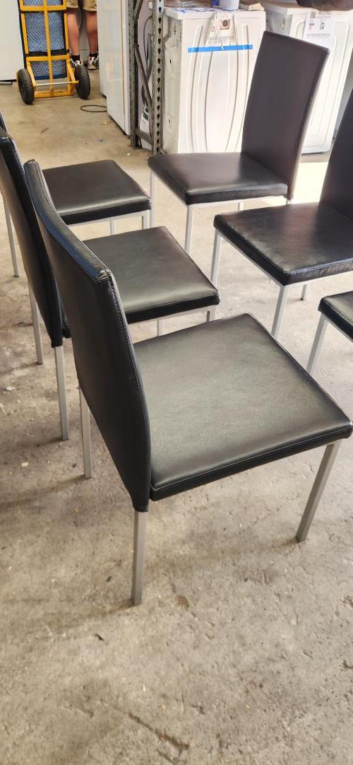 Second-hand Dining Table with 6 Chairs - Photo 9)